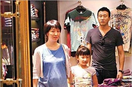 <em>胡军</em>批娱乐圈称不让女儿当童星 <em>胡军女儿照片</em>