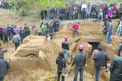 四川广元宝轮发现唐代古墓 墓室下方有空穴(图)