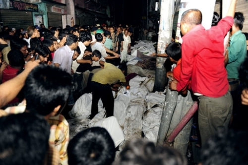 孟加拉首都火灾致116人死 定明日为国家哀悼日