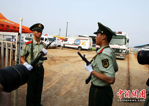 哪类警察可以持枪 81AFRVR6_0.jpg