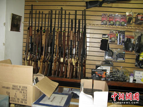 南非手记:AK-47只卖3000兰特 遇到劫匪最好投