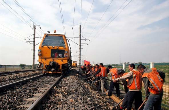 太原铁路局大秦、北同蒲线“集中修”施工如火如荼_太原铁路局 大秦 施工_滚动新闻_温州网