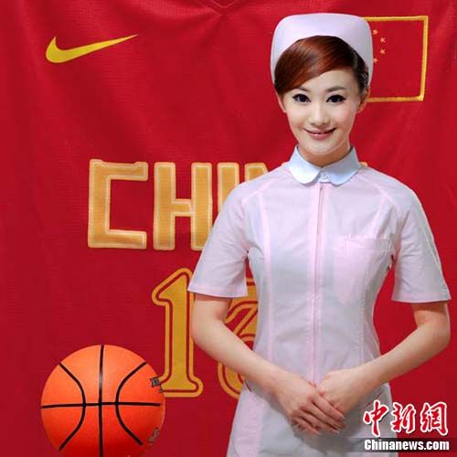<em>美女</em>护士写真化身天使