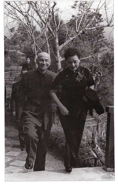 宋美龄夫人与蒋介石结褵近半个世纪,一直是蒋介石的得力助手.