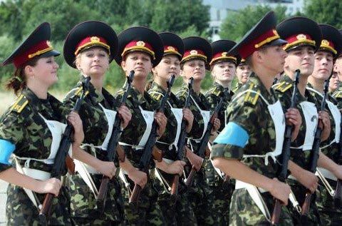 乌克兰成世界上女兵最多的国家之一组图