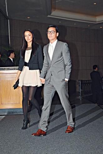 吴彦祖携老婆lisa.s(本文来源:中国新闻网
