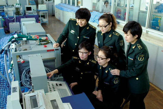 盘点中国<em>女兵</em>魅力榜_中国<em>女兵</em> 国防<em>大学</em> 首长