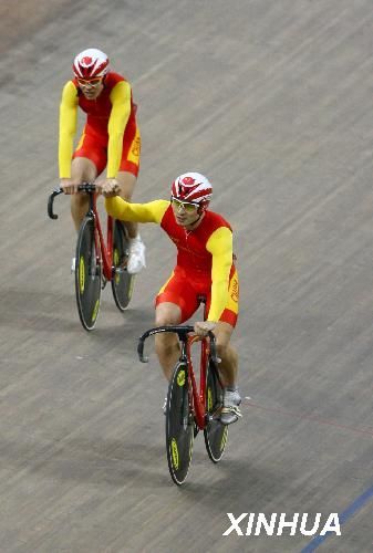 自行车--国际自盟场地自行车世界杯赛:中国队获