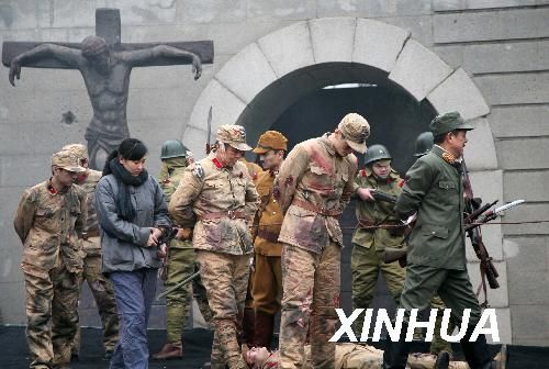 话剧《沦陷》在南京大屠杀纪念馆广场上演(3)