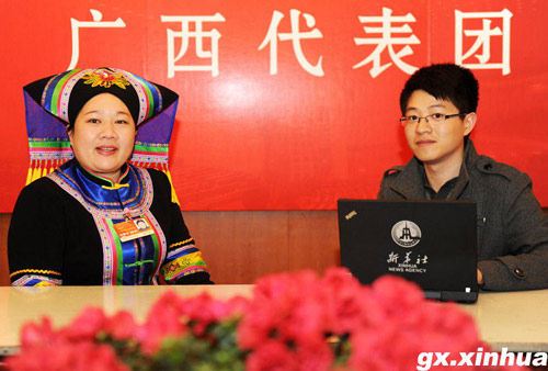 全国人大代表,广西灵山县委书记潘雪红接收新华社记者专访.