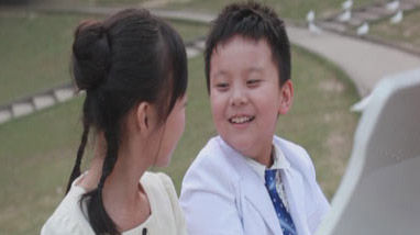 中国低碳第一人陈光标创作低碳之歌:让我们再