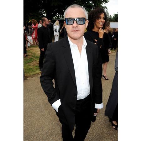 欧美<em>男星</em> 出街穿的都很讲究_学明星 男士 西装