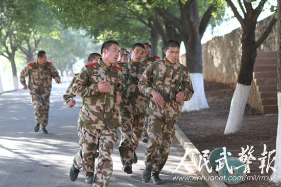 营造氛围 武警8692部队开展冬季练兵活动_武