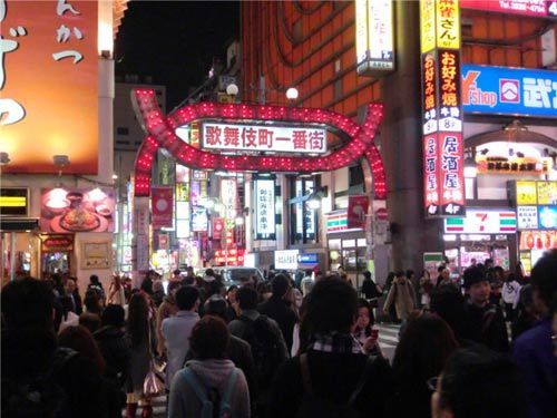 全球著名的红灯区 东京新宿歌舞伎町(图)
