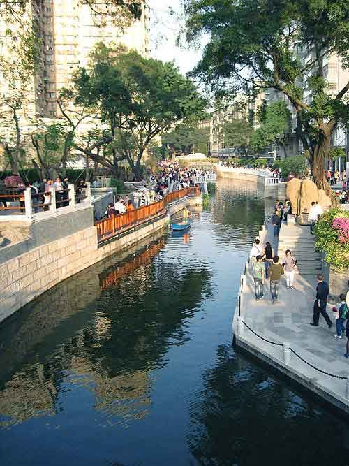 广州荔枝湾岭南水乡醉游人