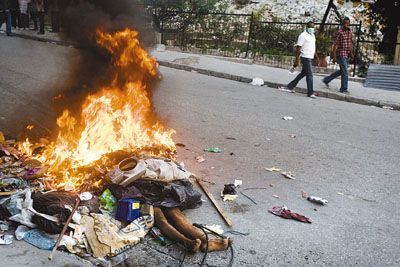 海地局势失控 抢劫者被扔进<em>垃圾</em>堆活活烧死(图