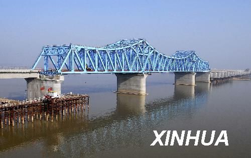 向莆铁路东新赣江特大桥全线贯通(1)(图)