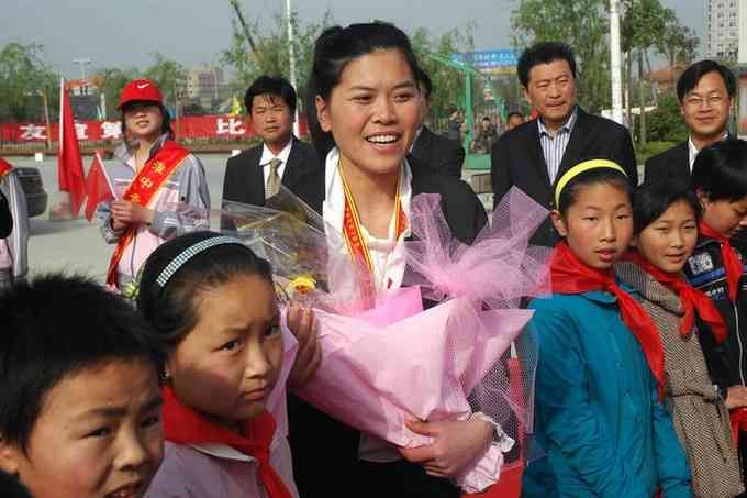 中国日报网消息:日前,河南淮阳县许湾乡希望小学校长李灵进京参加表彰