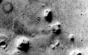 山上人脸石 D307C7F446C24031CC573FFB58AE4EBB.jpg