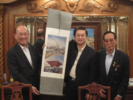 上海市侨办主任会见泰国潮州会馆世博访问团
