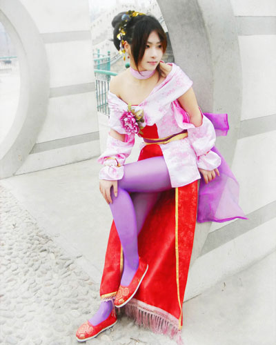 恰似天使落<em>人间</em> 金面具访cos<em>美女</em>_恰似天使落