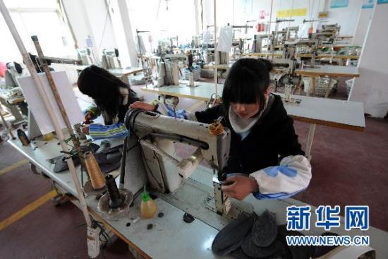 分析称用工荒凸显产业结构矛盾并增大企业成本