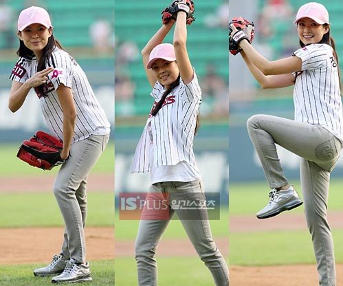 章子怡红到韩国棒球界 比赛开球露<em>丁字裤</em>(<em>图</em>)_