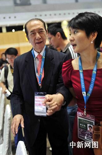 赌王何鸿燊看好崔世安任澳门特首_何鸿燊 崔世