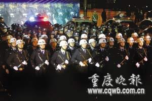 重庆/重庆打黑民警每天工作16小时