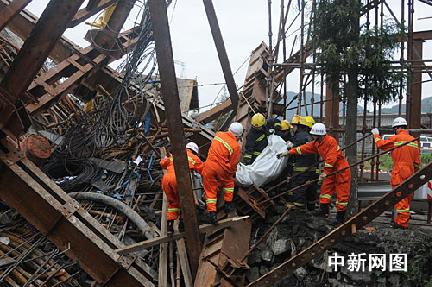 仰义人口_...日上午,鹿城区人口和计生局联合仰义街道办事处在该街道龙川村种