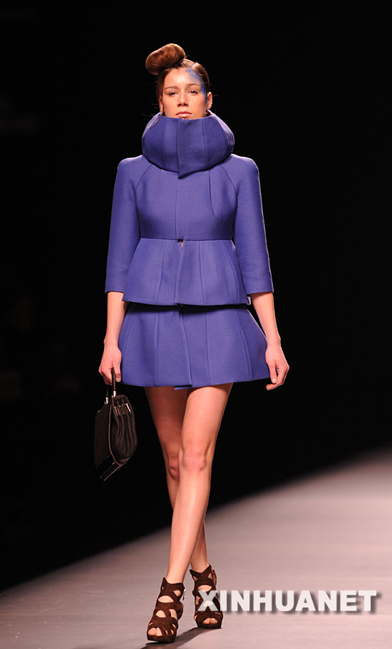 马德里时装周:高领时尚,马德里时装周 秀场传真