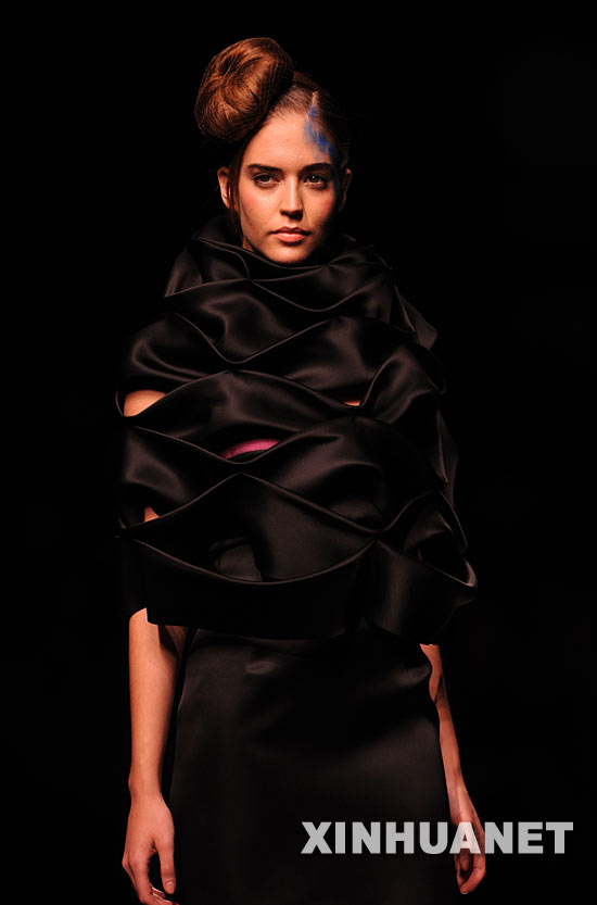 马德里时装周:高领时尚,马德里时装周 秀场传真