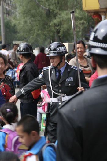 兰州叫停幼儿园安保费 责令违规单位退还费用