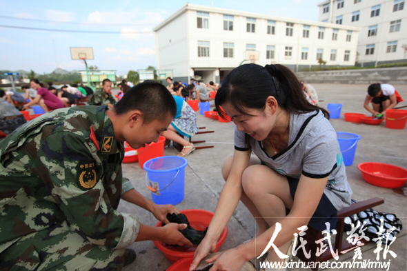 你选择了军旅,痴心的女儿