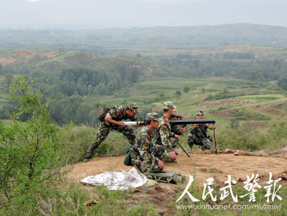 贴近实战 武警某炮兵分队演练提高战斗力