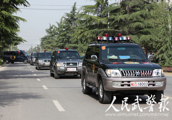 陕西渭南:武警官兵举行实兵演练力保假日安全