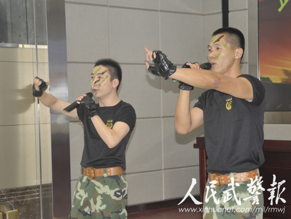 福州:武警官兵举行卡拉ok比赛活跃节日气氛_武