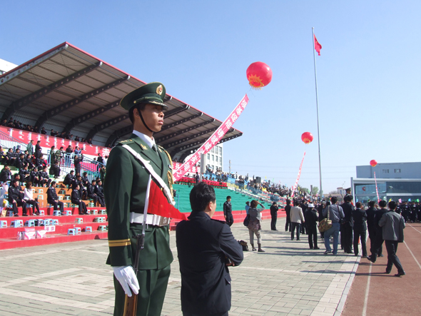 爱撒边疆 武警赤峰支队扶贫帮困谱写鱼水情歌