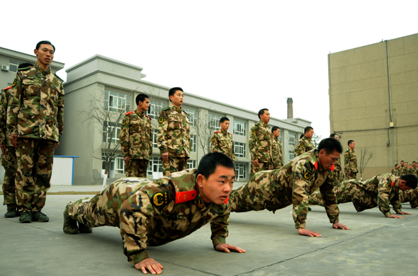 加钢淬火 武警陕西某部隆冬时节忙练兵 组图