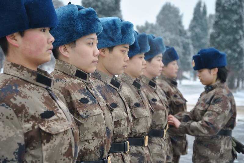 直击2010年<em>冬季</em>征兵<em>女兵</em>生活训练[组图]__滚动