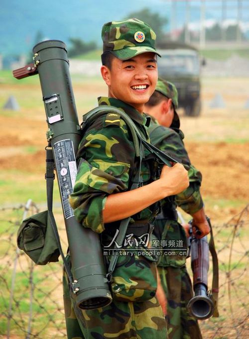 我军劲旅硬骨头六连战旗别样红(组图)_我军劲