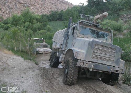 中国新型特种卡车是否“山寨”了美军(组图)