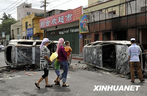 乌鲁木齐市人口数_...报名高考 其中乌鲁木齐市报名人数2.56万,比去年少千余人(2)