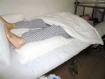 16岁少女被逼卖淫跳楼逃亡摔成高位截瘫(图)_