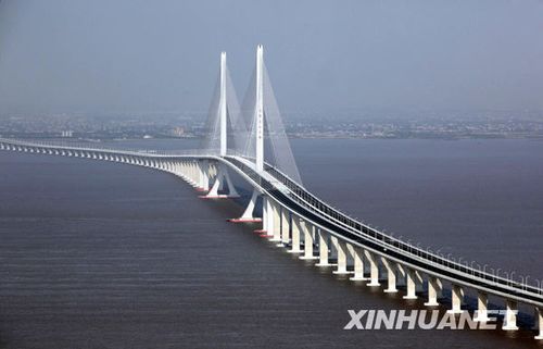 上海长江大桥即将通车 横跨长兴崇明两岛(图)