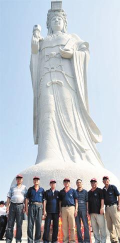 台湾连江妈祖石像高28.8米 拟申报吉尼斯纪录