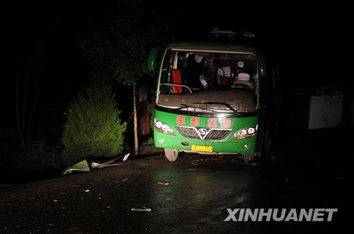 组图:甘肃徽县特大交通事故10人死亡13人伤