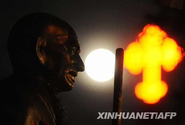 圆月映圣雄,圆月 圣雄 甘地