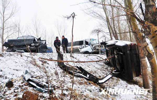 雨雪造成长春多起交通事故