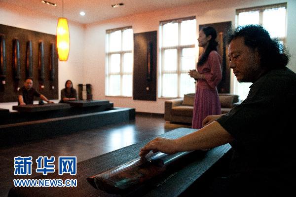 奥运斫琴师王鹏和他的古琴梦想